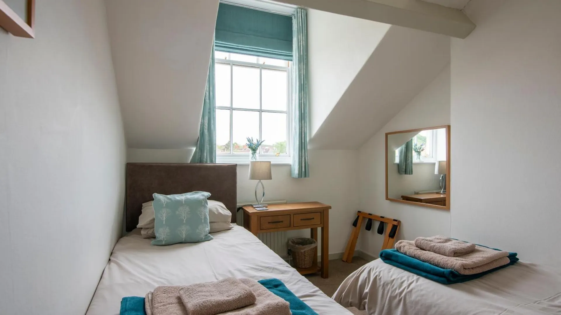 Two Apartments For Larger Group Pickering