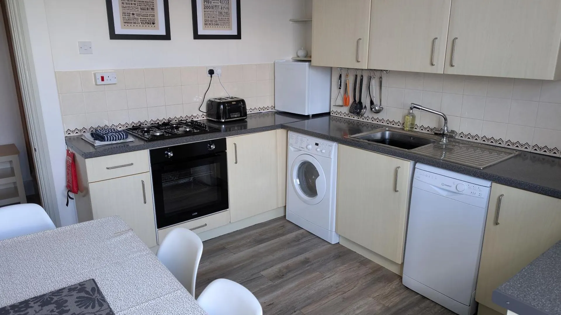 Two Apartments For Larger Group Pickering 0*,